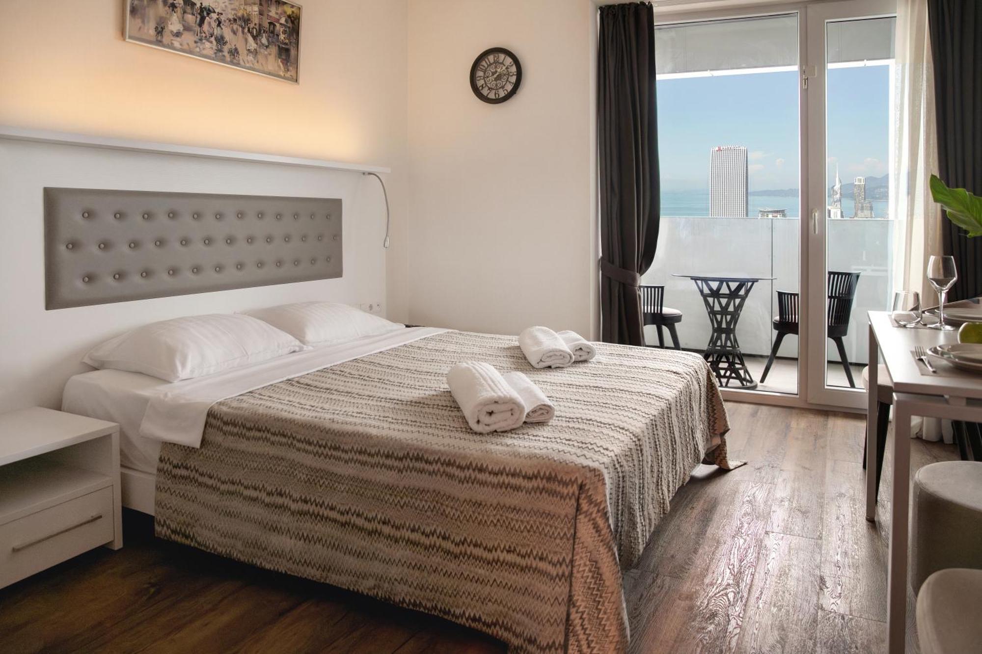 Onyx Palace Delux Batumi Esterno foto